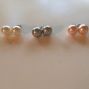 Pearl earring set